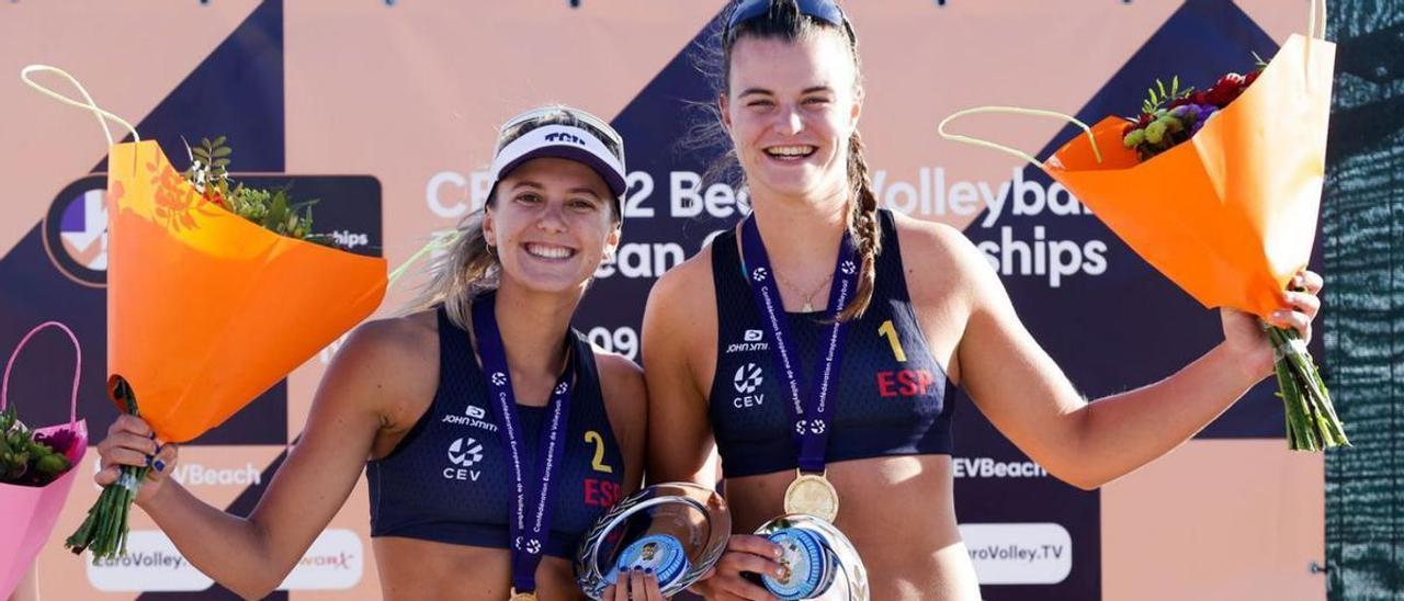 Daniela Álvarez, a la derecha, y Tania Moreno, con la medalla de oro del Europeo sub-22. | F. E. V.