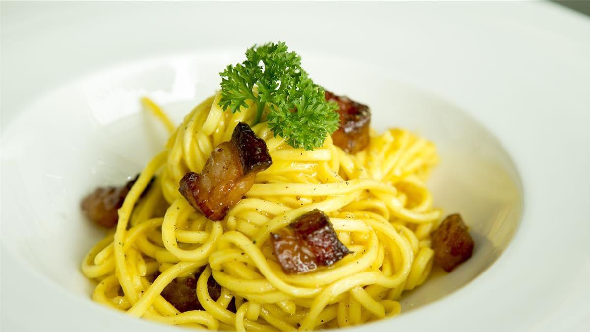 Espaguetis a la carbonara de Andrea Tumbarello