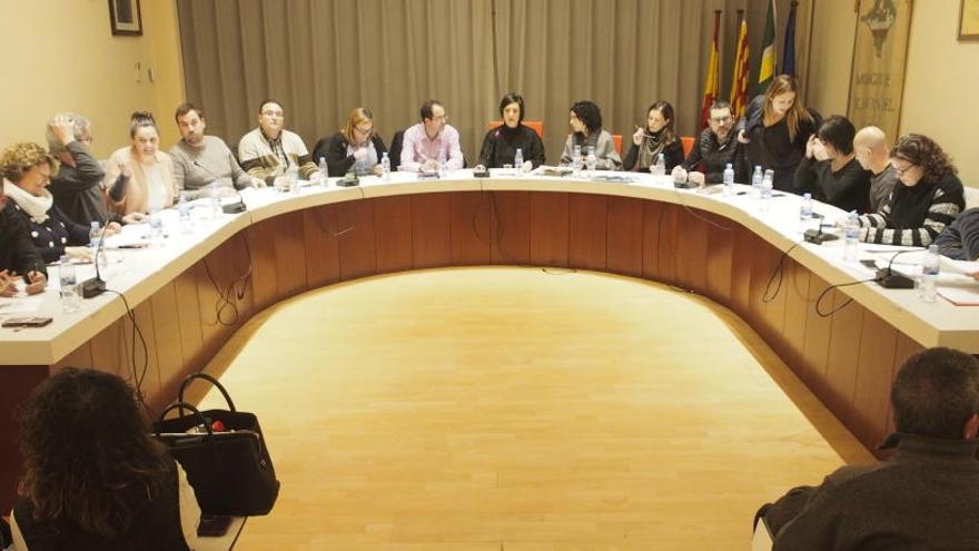 La socialista Noemí Trucharte té el ple d&#039;esquena a Vilanova