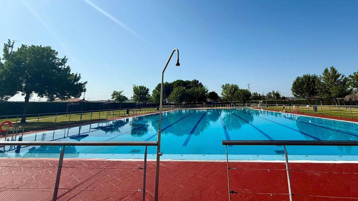 Vaso de baño para adultos en la piscina de Navalmoral.
