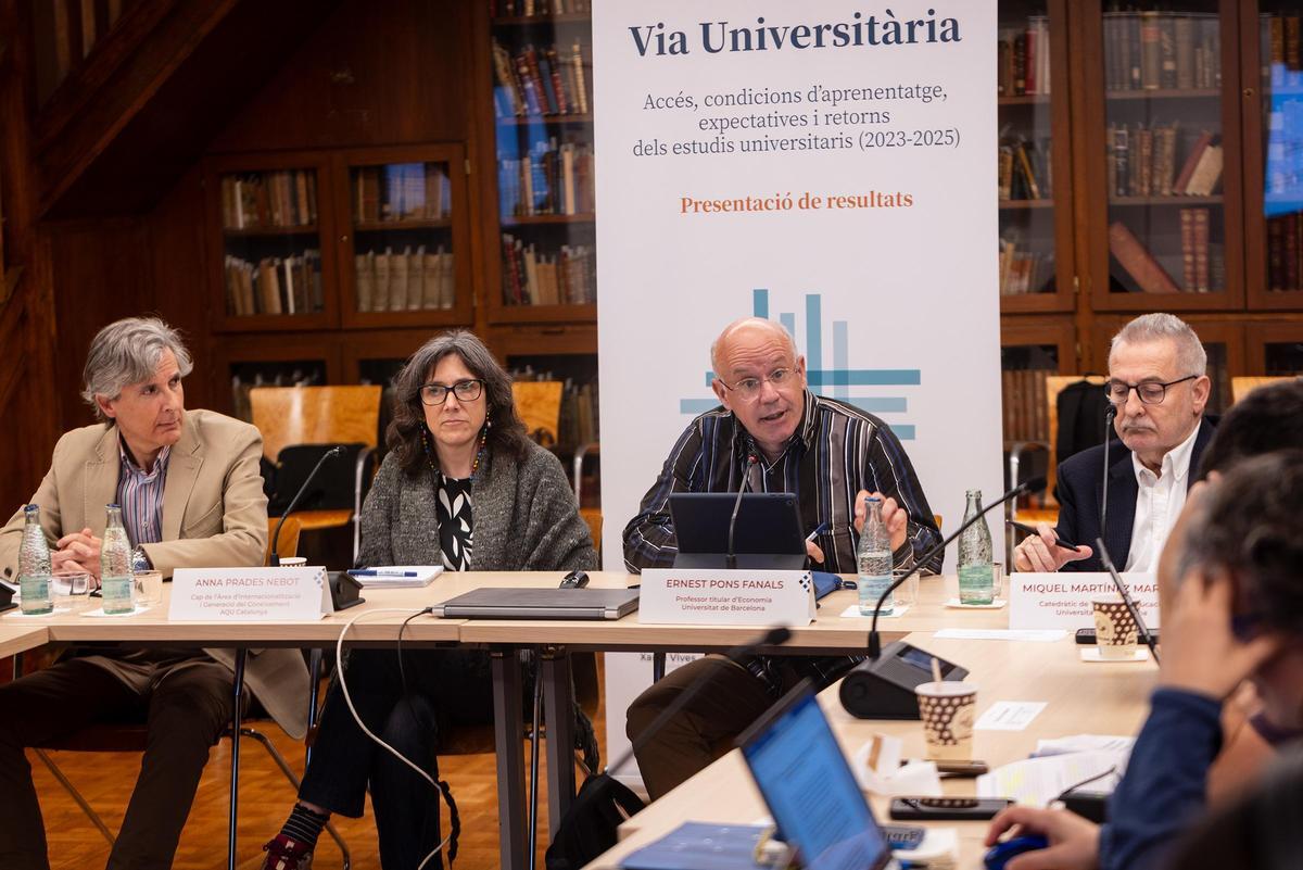 Presentación del informe de 'Vía Universitaria'.