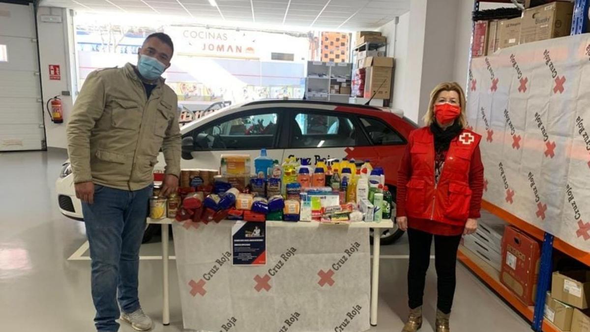 Villafáfila entrega 50 kilos de comida a la Cruz Roja de Benavente | D. F.