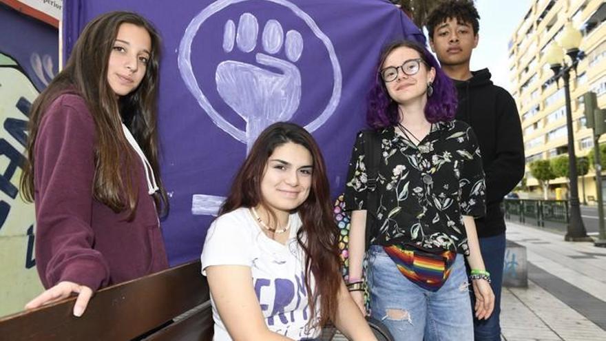 Estudiantes con el movimiento feminista