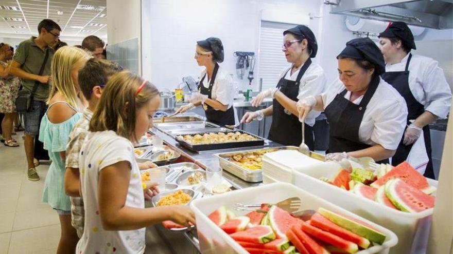 ¿En qué comunidades es más caro comer en el colegio?