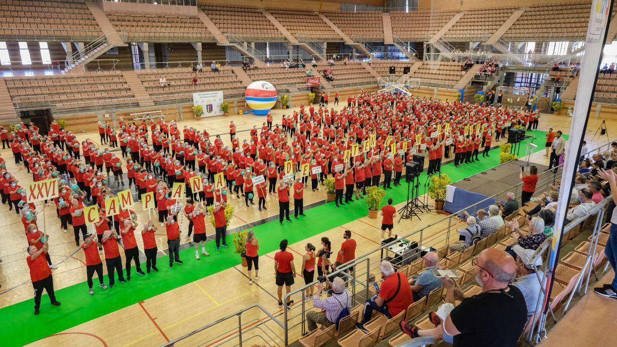 Los mayores en la clausura del curso en La Granadilla.