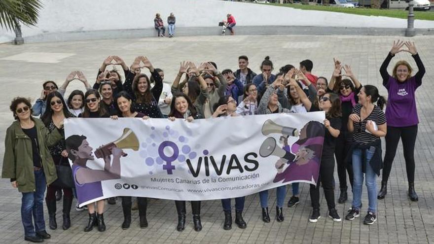 Lectura del manifiesto feminista de la Asociación Vivas Comunicadoras en la Plaza de la Feria