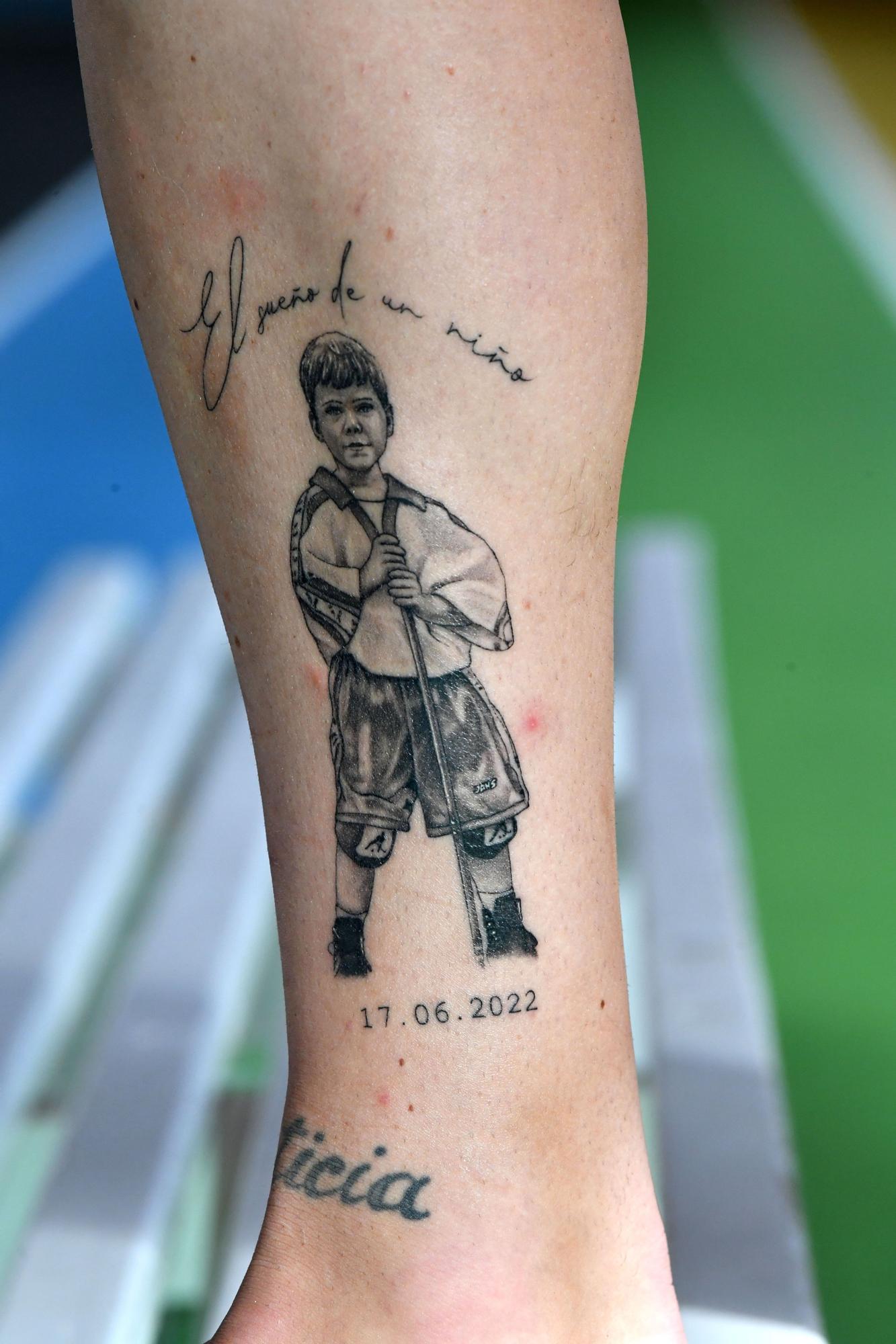 Tatuaje de recuerdo de la liga de César Carballeira.