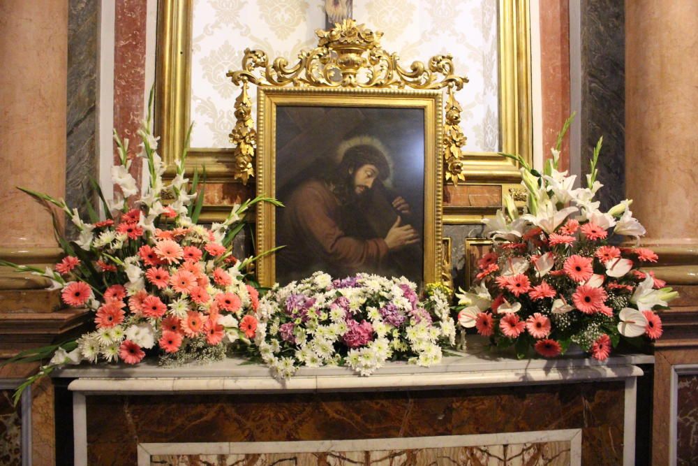 Homenaje de los Floristas a la Virgen de los Desamparados