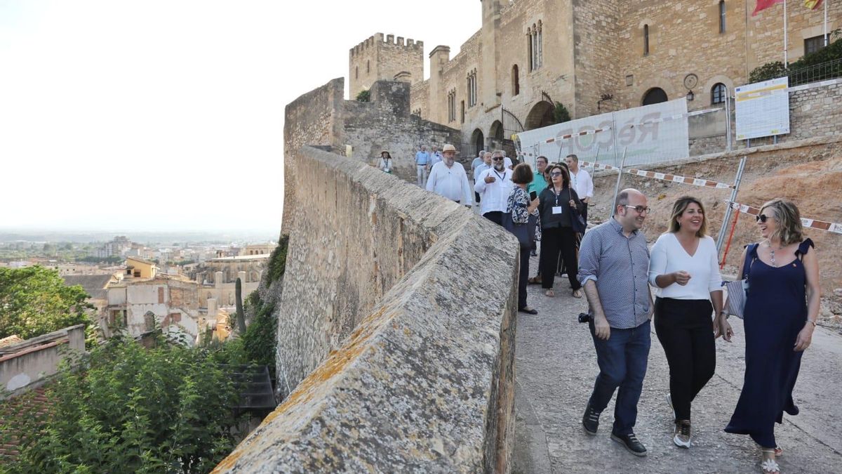La alcaldesa y parte del Gobierno local se reunieron ayer en Tortosa con expertos de varios países.