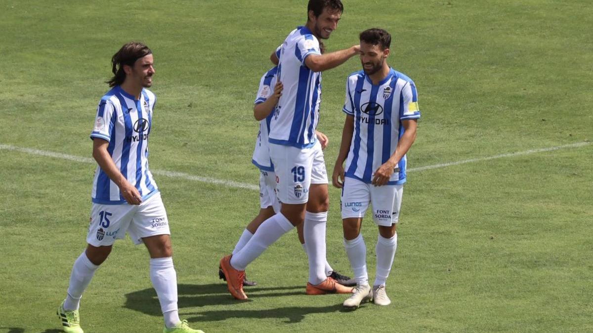 Lekic celebra el tanto del empate frente al Poblense.