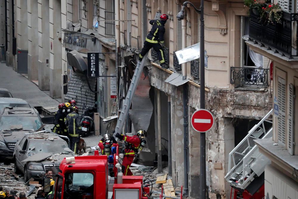 Los servicios de emergencias trabajan en la zona.