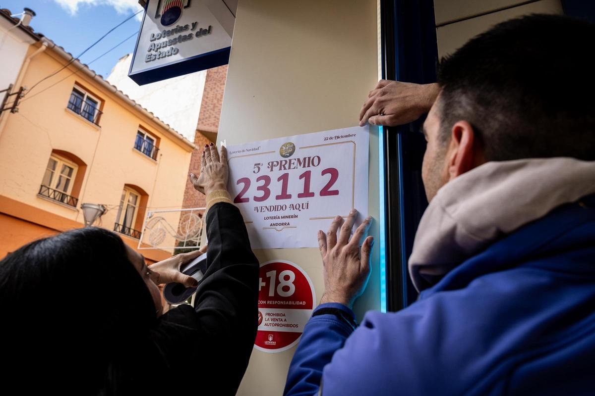 En imágenes | Minerín, en Andorra, vuelve a repartir millones en la Lotería de Navidad 2025