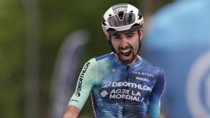 Valentin Paret-Peintre vencedor en la décima etapa del Giro de Italia 2024 en Bocca della Selva