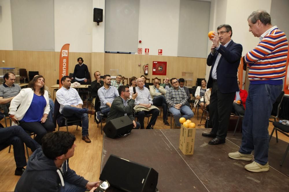 Ignacio Prendes y Francisco Sosa Wagner en el cierre de campaña de Ciudadanos en Asturias