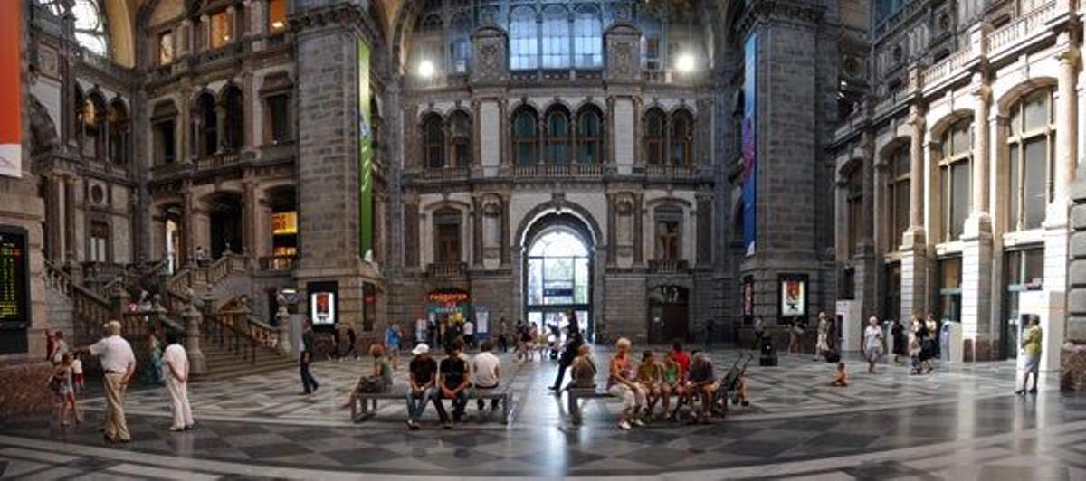 Amberes, joya monumental en el barrio de los diamantes