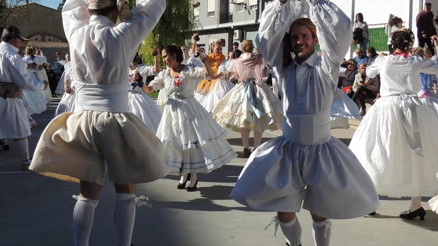 La Falla Monte de Piedad de Xirivella organiza la III Dansà Solidària en Salles’