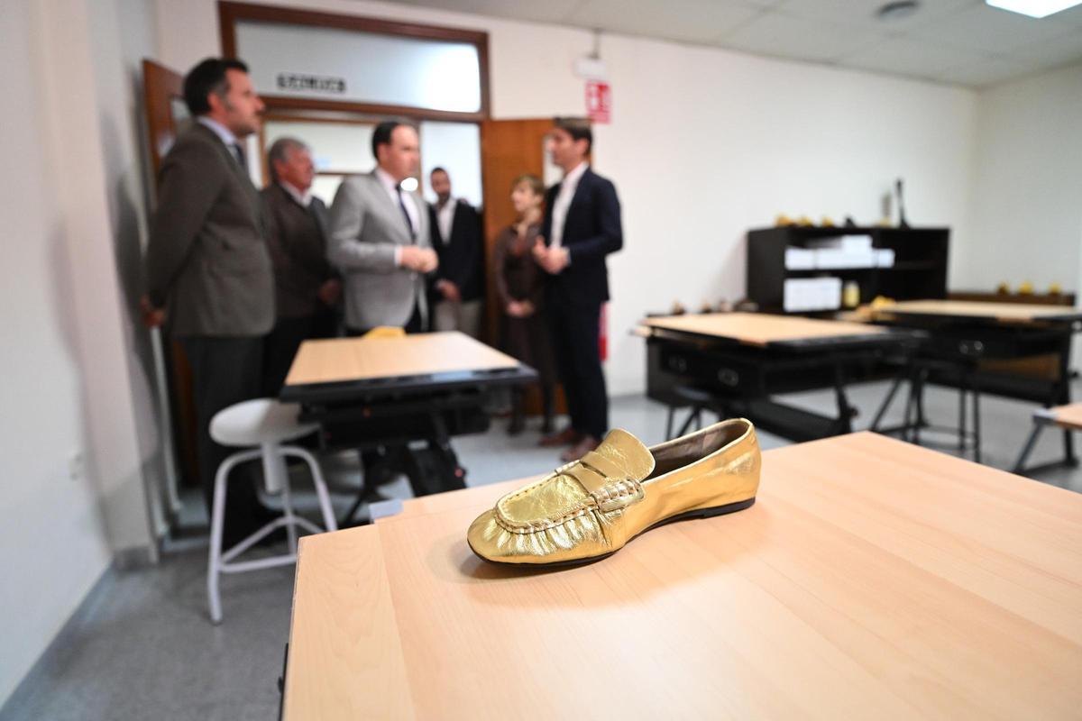 Visita del presidente de la Generalitat al instituto tecnológico del calzado, en una imagen reciente.