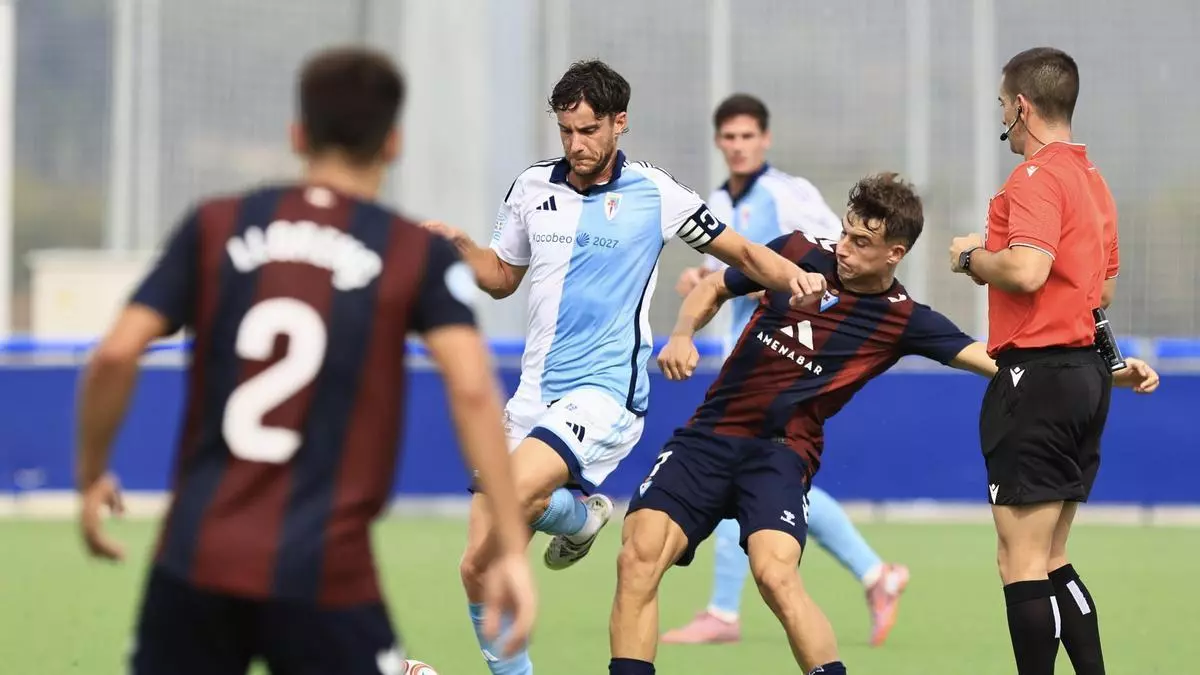 El fútbol no siempre es justo: el Compostela cae por uno ante el Eibar B