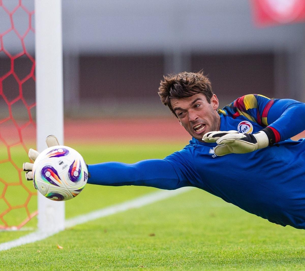 Iker Álvarez, con la selección de Bolivia.