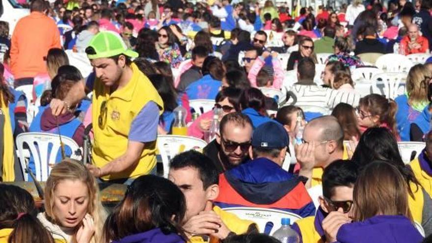 La fiesta de las paellas reúne a más de 3.000 comparseros en Vinaròs