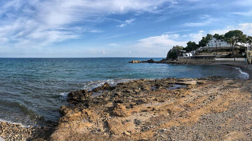 El Afloramiento Volcánico de la Playa Fósil del Cap Negret de Altea.