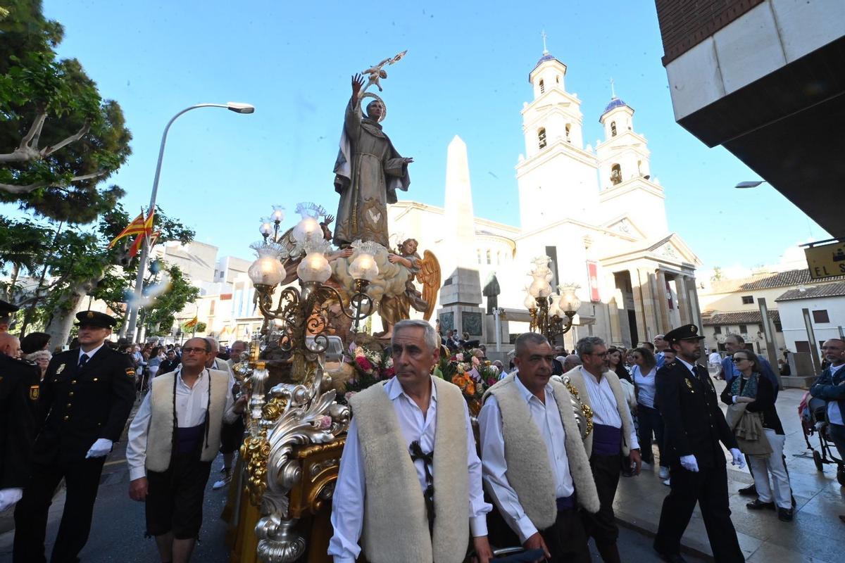 Procesión en honor a Sant Pasqual.