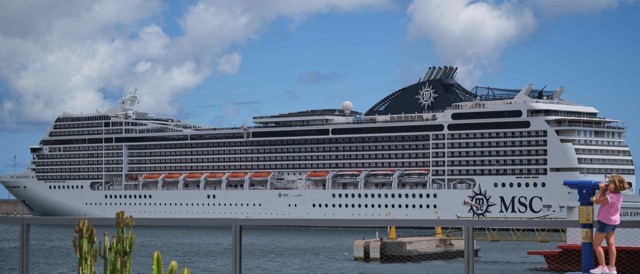 Crucero MSC Magnífica, en el Puerto de Santa Cruz de Tenerife.