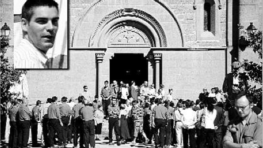 Emotiu comiat a l&#039;Ametlla de Merola del bomber mort al foc dels Horts