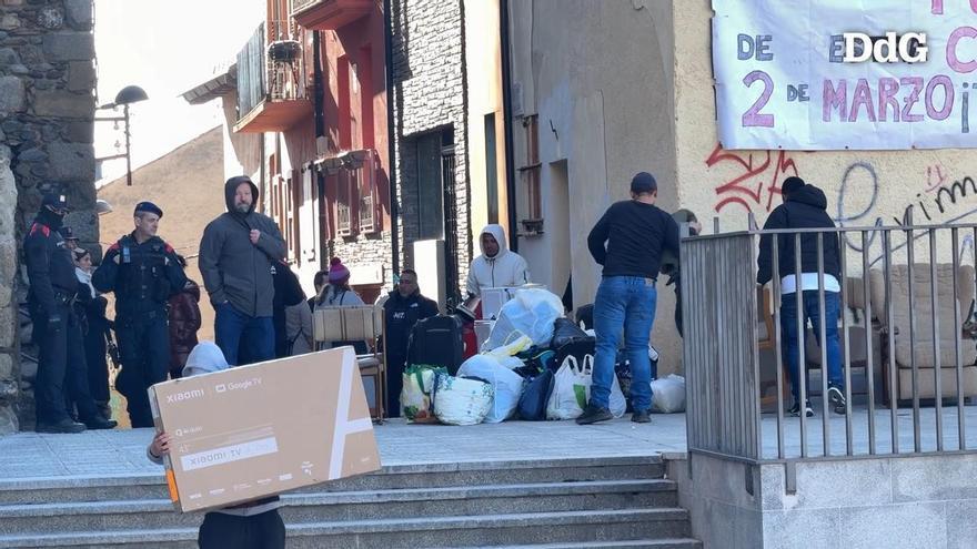 Desnonades quatre famílies d'un bloc de pisos de Puigcerdà, una d'elles amb un menor amb discapacitat