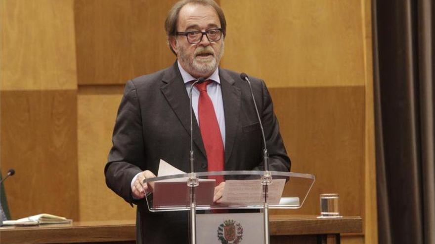 El PSOE pide calma a PP y ZeC y les acusa de colocarse en &quot;los dos extremos&quot;