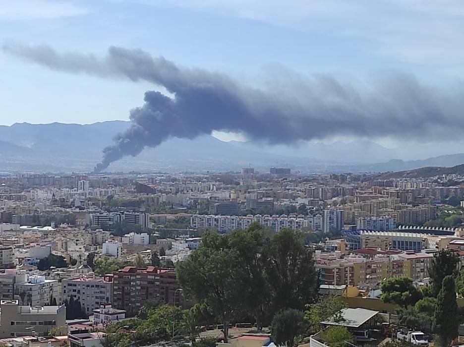 Incendio en un desguace del polígono Guadalhorce