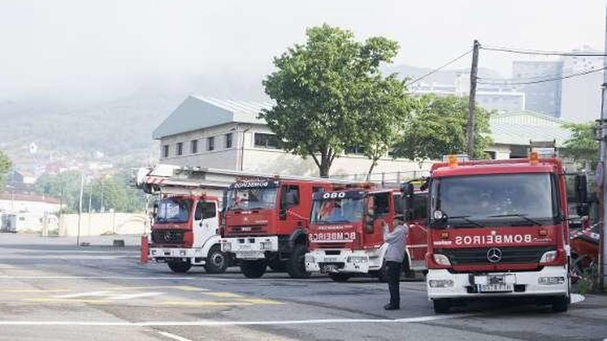 Vehículos de actuación en el parque de bomberos. // Enzo Sarmiento