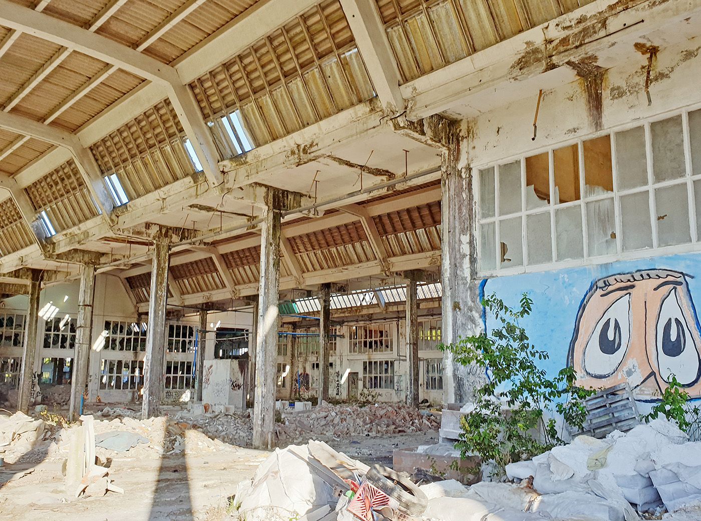Estado actual de las viejas fábricas de GEA en Coruxo