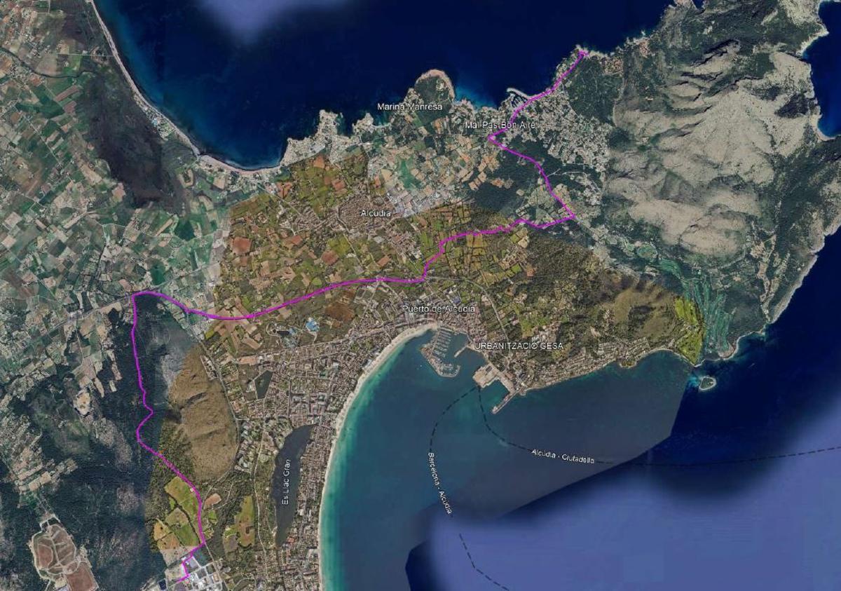 Mapa que muestra el trazado terrestre del cable eléctrico, todavía pendiente de su aprobación definitiva.
