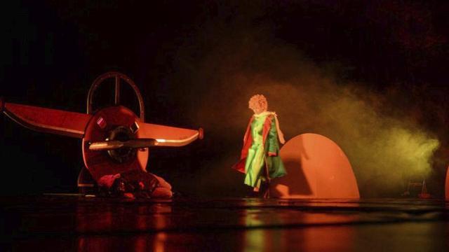 Un momento de la representaci´çon de ayer de «Principiño» en el Auditorio de Cangas. | GONZALO NÚÑEZ