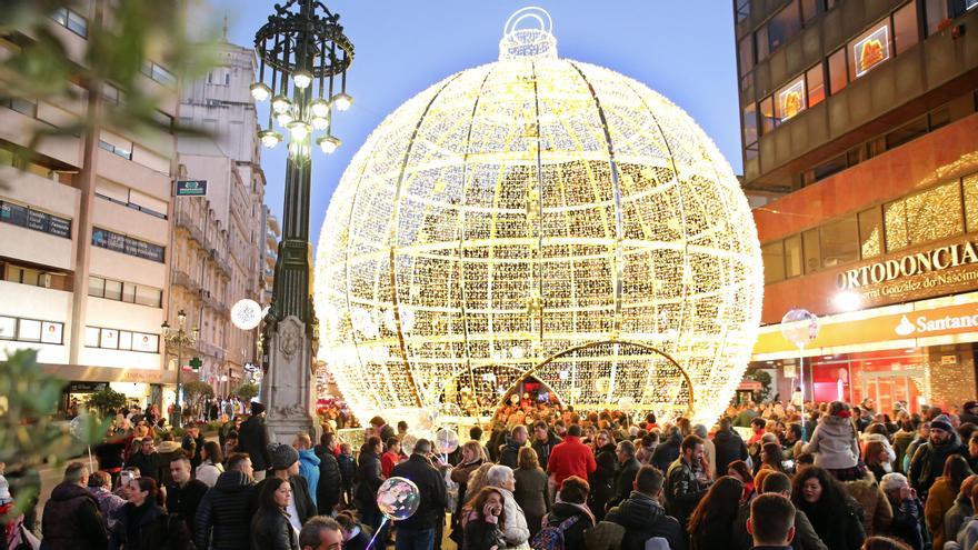 Bola gigante de la Navidad en Vigo.