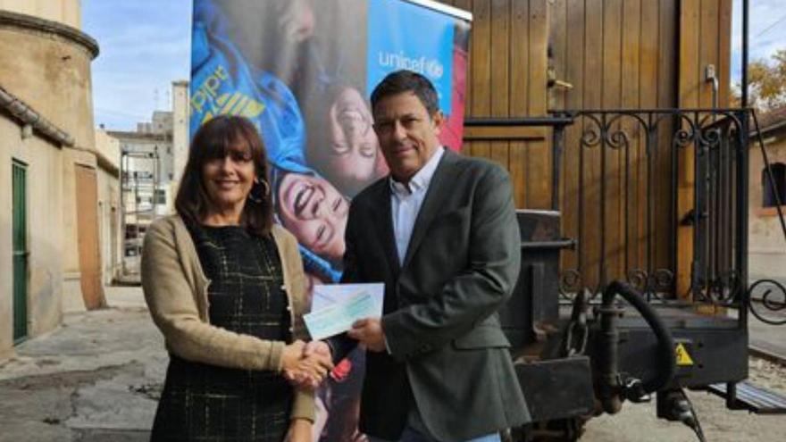 El Tren de Sóller entrega sus 7.725 euros «solidarios» a UNICEF