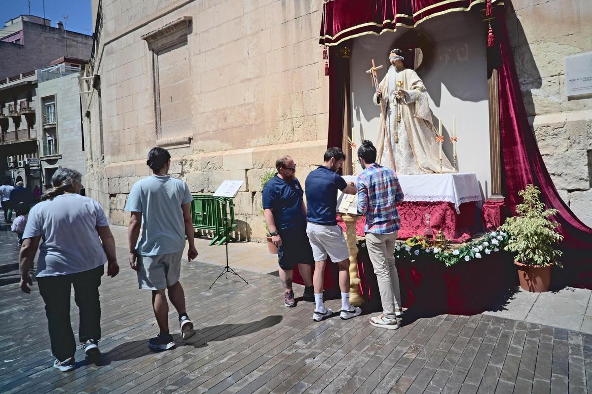 El fervor se instala en las calles de Elche por el Corpus Christi