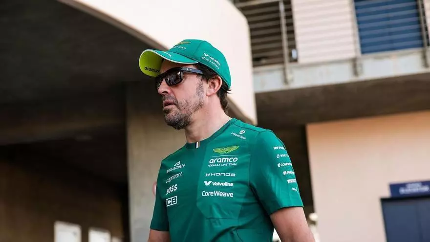 Las vibraciones en el AMR26 acentúan los problemas físicos de Alonso: "Veremos si tiene que parar"