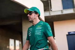 Las vibraciones en el AMR26 acentúan los problemas físicos de Alonso: "Veremos si tiene que parar"