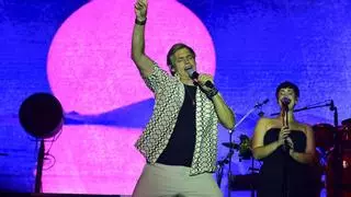 Carlos Baute deja a Plasencia 'colgada en sus manos' en el arranque de la feria