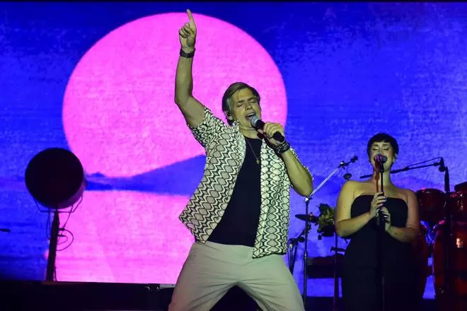 Fotogalería | Feria de Plasencia: Carlos Baute deja a Plasencia 'colgada en sus manos'