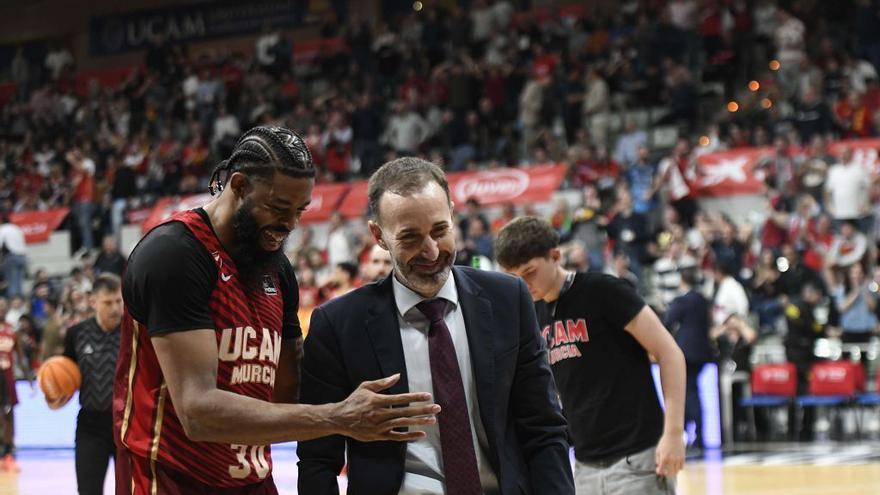 DJ Stephens y Sito Alonso durante un partido del UCAM Murcia en el Palacio esta temporada.