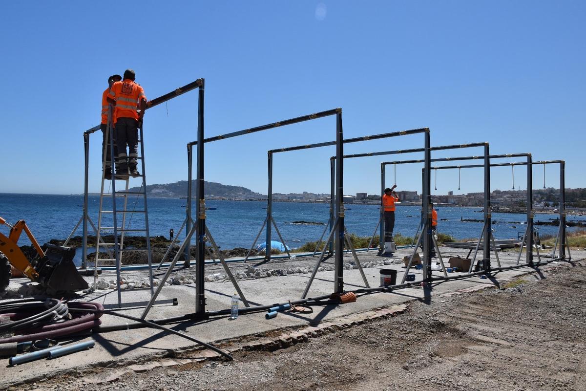El Govern instal·la dutxes i banys a les zones de més concentració de migrants a Ceuta