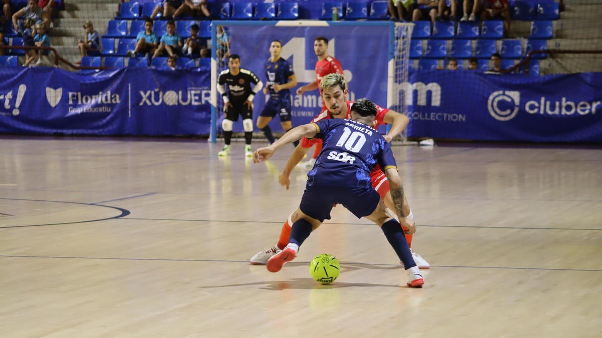 Arrieta debutó en pretemporada con el dorsal número 10.