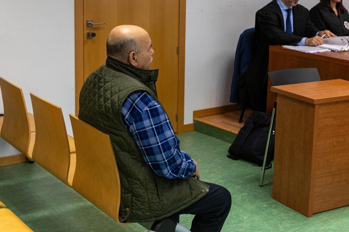 El acusado en el banquillo este jueves al inicio del juicio.