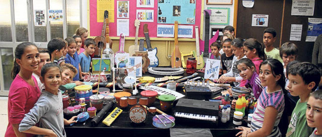 El centre organitzà una exposició d´instruments.