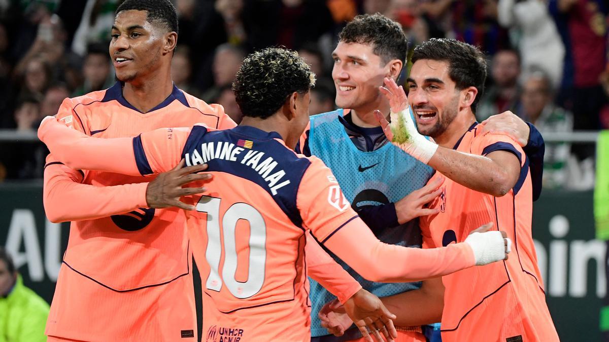 Ferran Torres, celebra el segundo gol de su equipo con Lamine Yamal