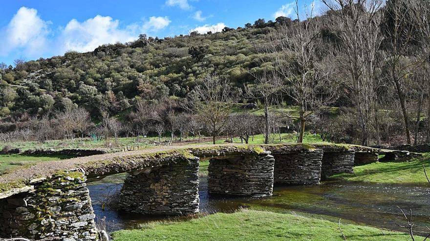 Puente en la localidad de Fradellos. | Cedida