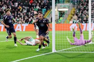 El Celta remonta al Celtic con un doblete de Javi García